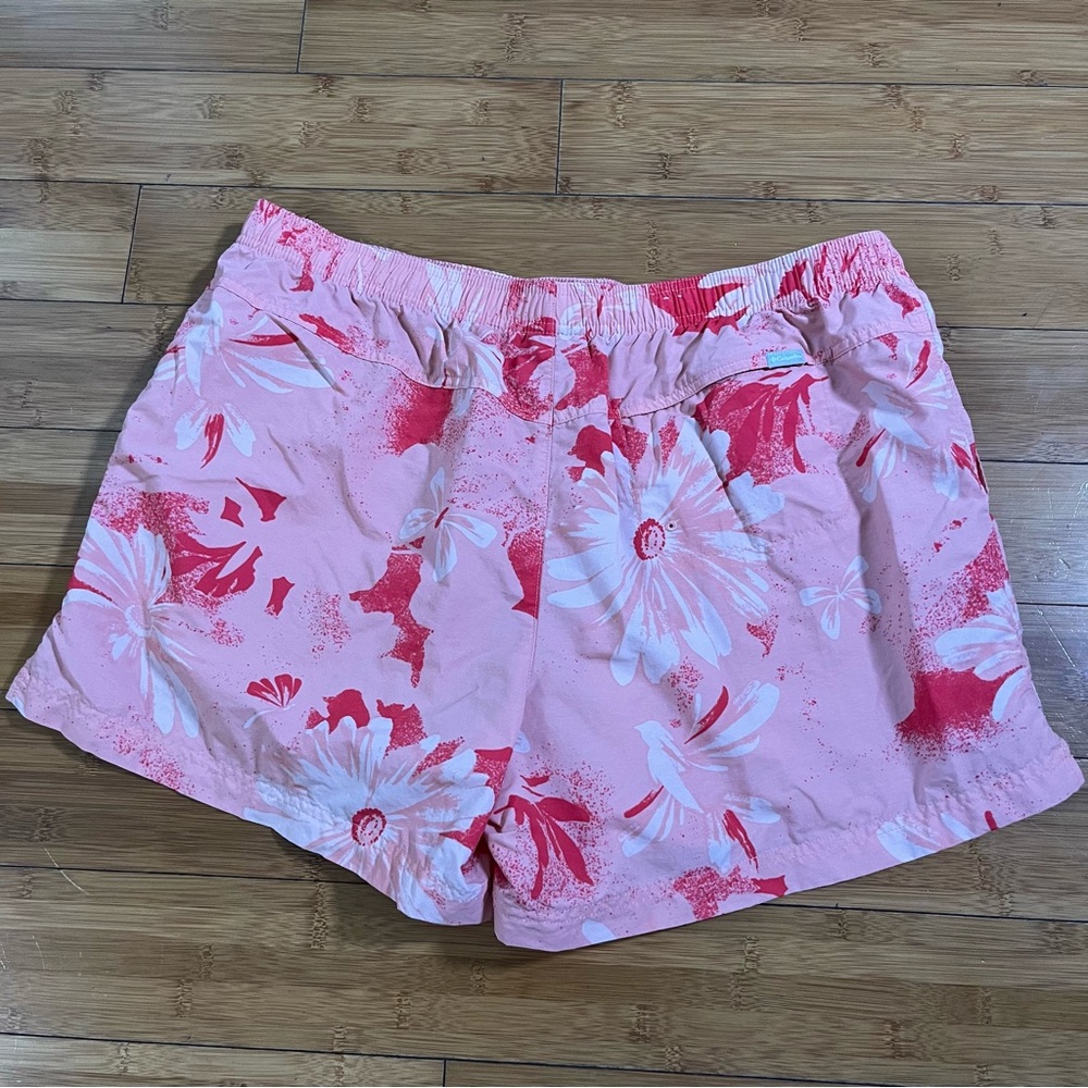 Columbia Sandy River 100% Nylon Athletic Shorts in Coral Floral 5” Inseam - Picture 10 of 15